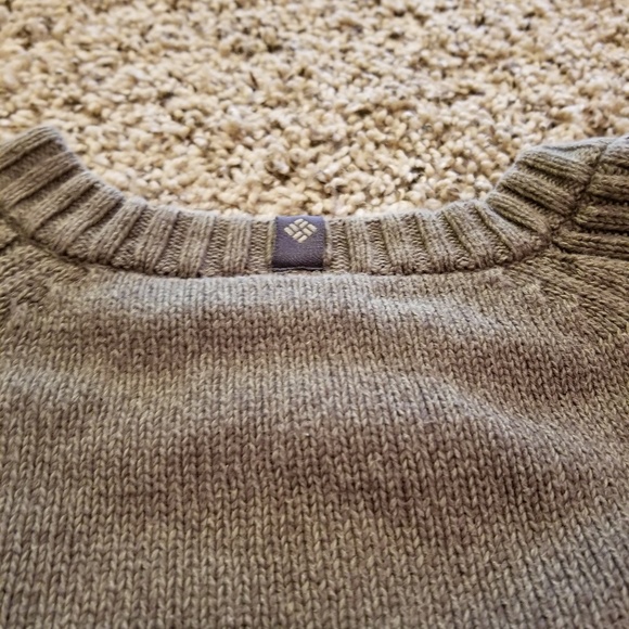Columbia V Neck Sweater. - Picture 3 of 8